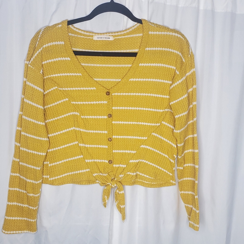 ♤ Caution to the Wind  Waffle Weave Yellow with White Stripes V-Neck Size Medium